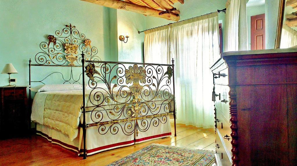 Il Borgo Dell'Arcangelo Tuili Oda fotoğraf