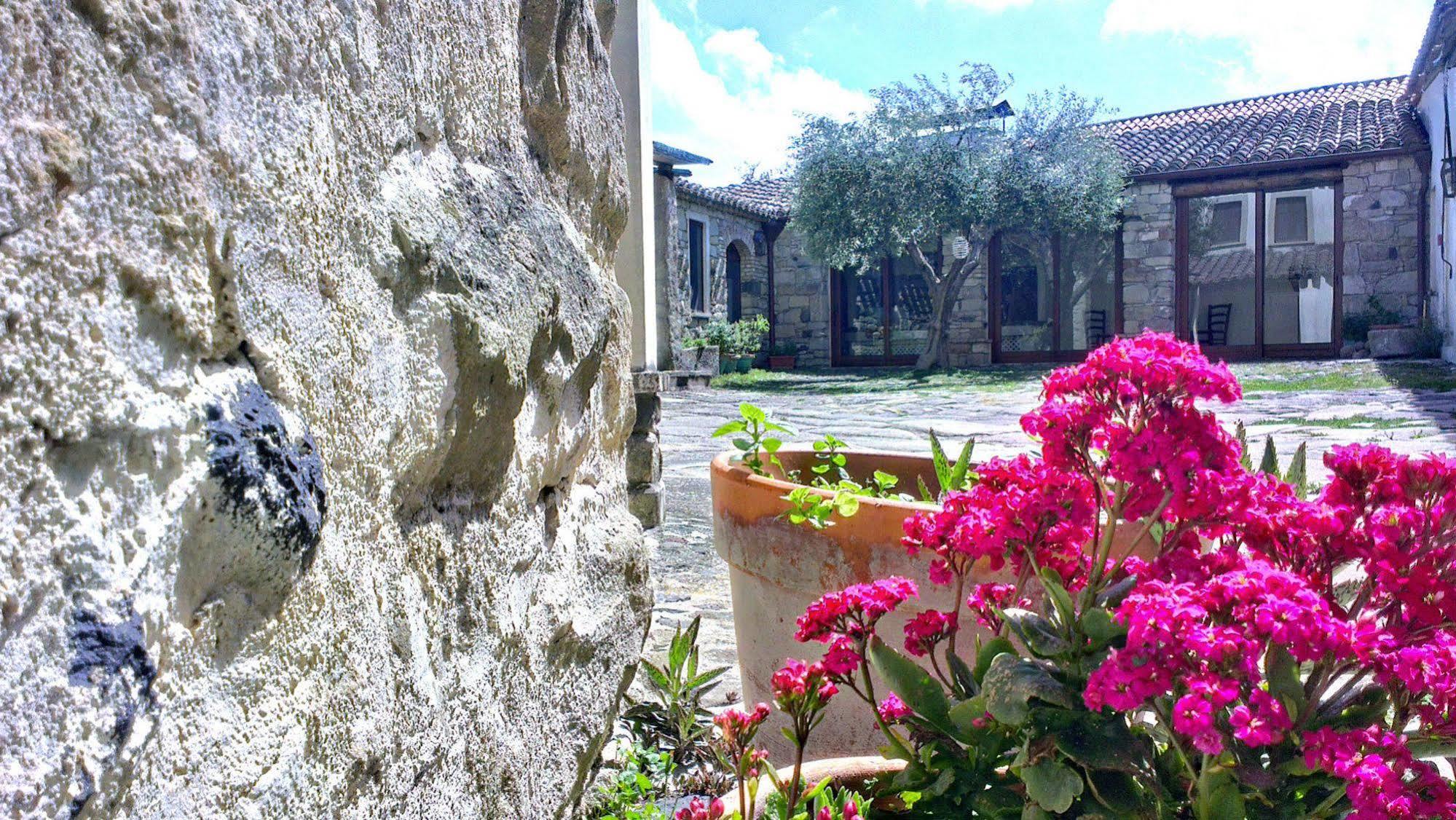 Il Borgo Dell'Arcangelo Tuili Dış mekan fotoğraf